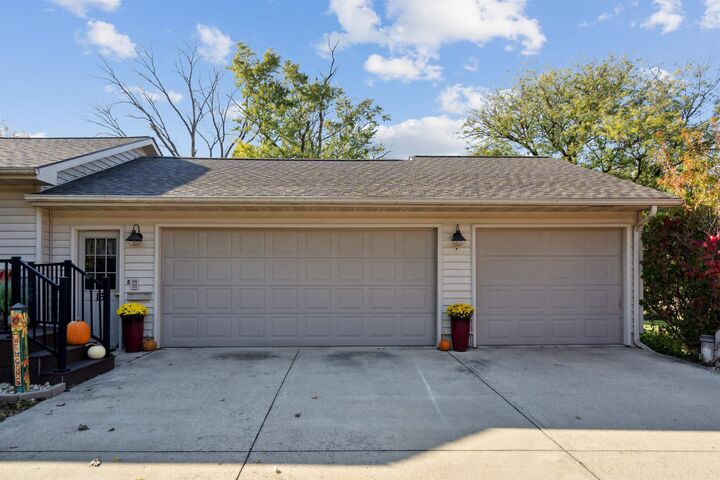 Property Photo: 16 Hillside Drive West IA 50662