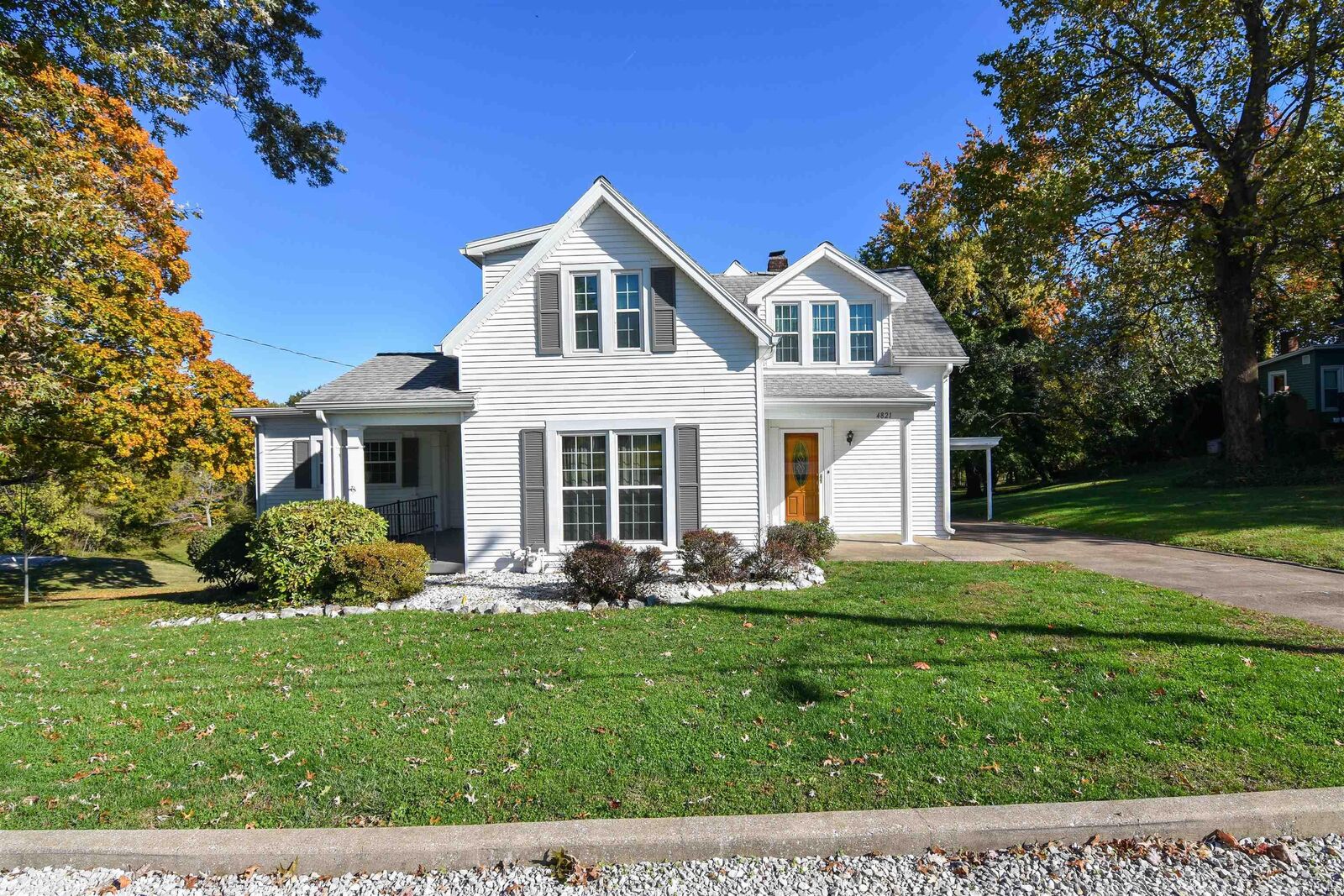 Property Photo: 4821 Stringtown Road IN 47711