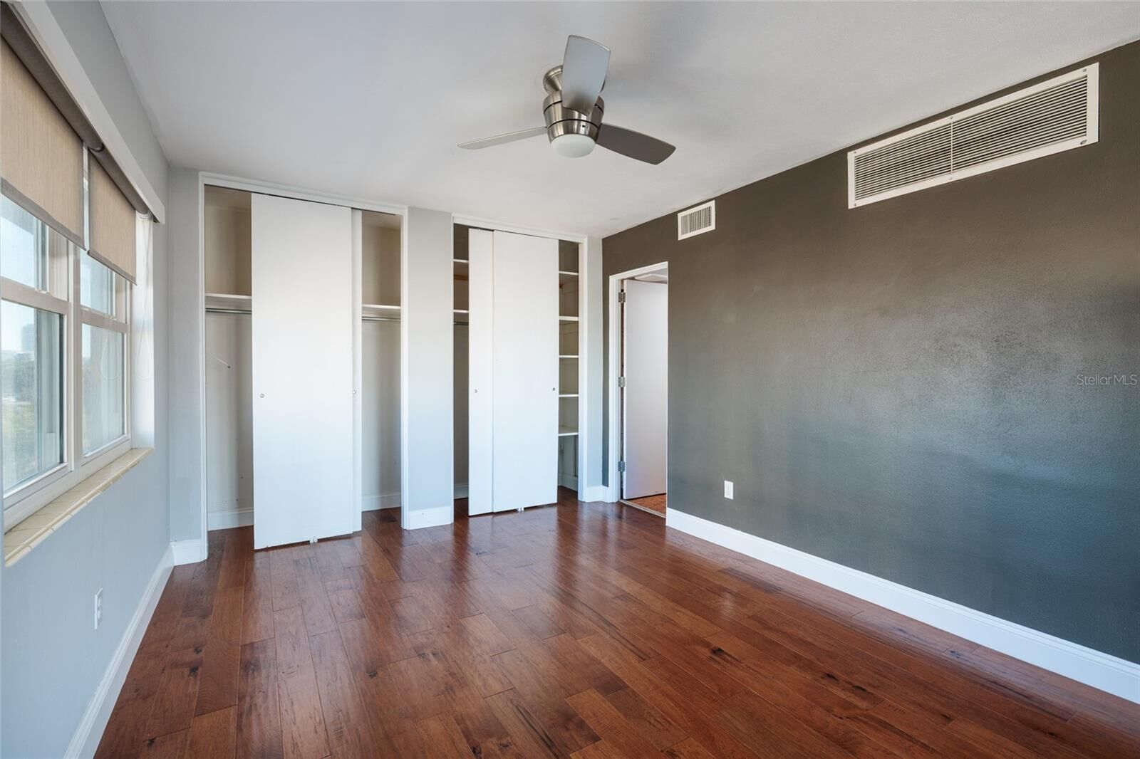 Property Photo:  750 Burlington Avenue N 5B  FL 33701 