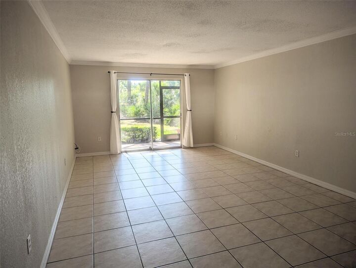 Property Photo:  906 La Costa Circle 5  FL 34237 