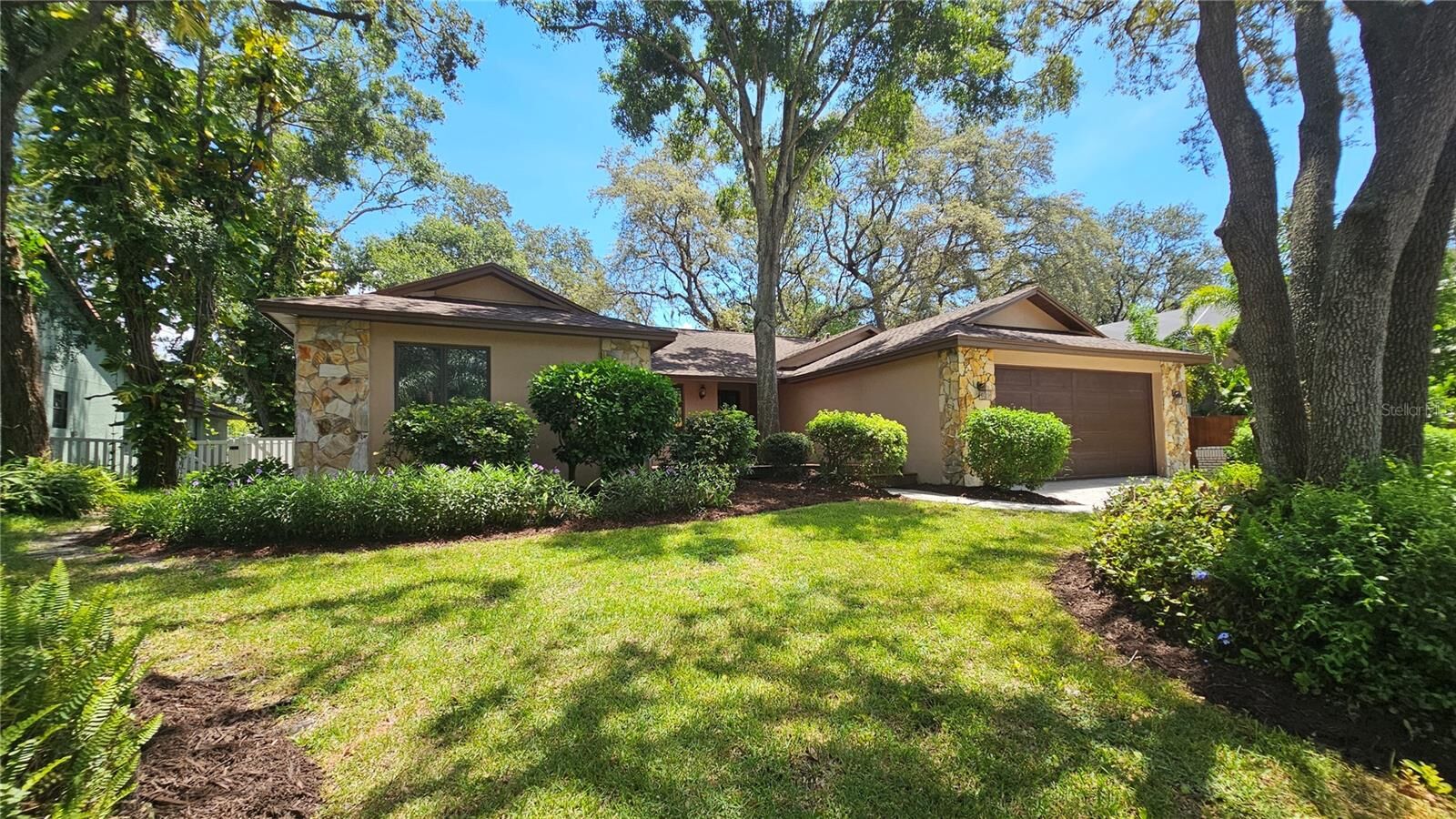 Property Photo:  2401 Country Trails Drive  FL 34695 