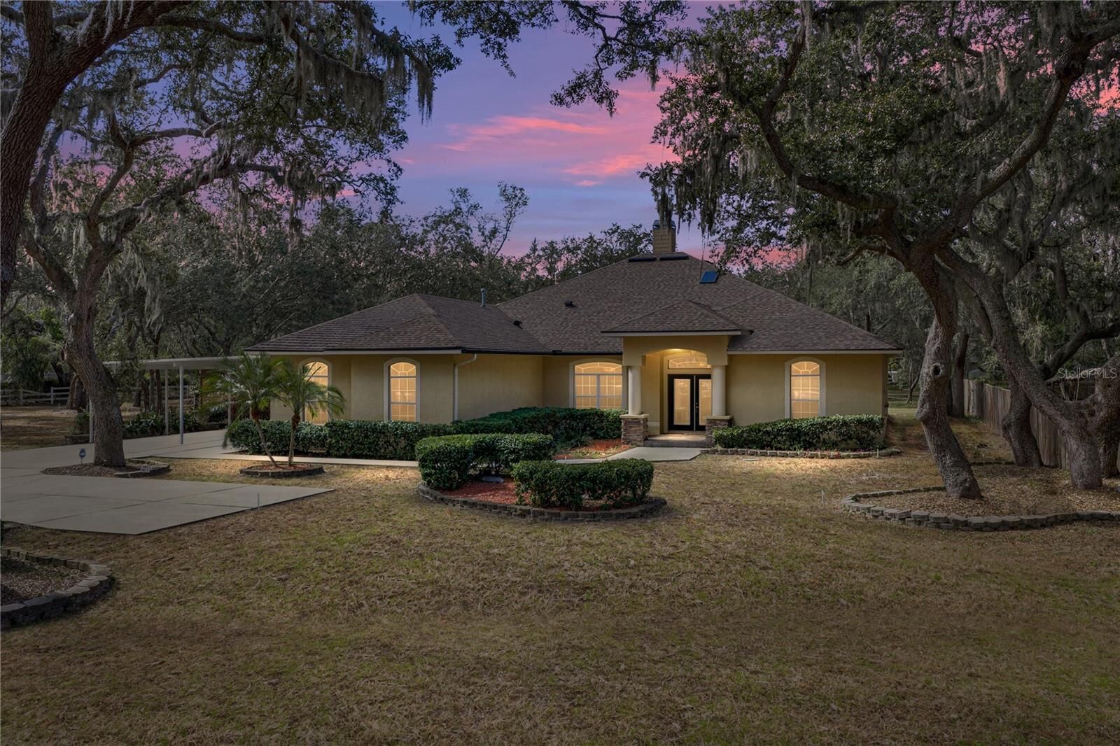 Property Photo: 10921 McMullen Road FL 33569