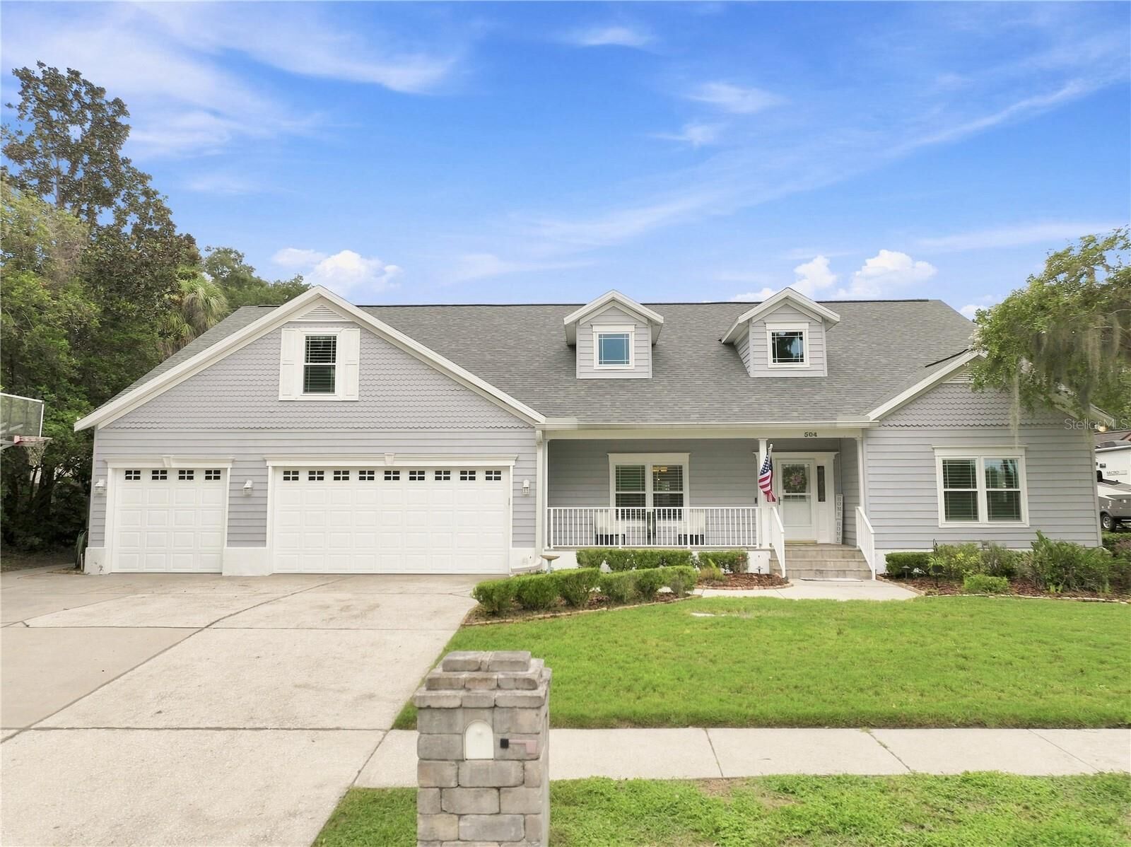 Property Photo: 504 Covington Park Street FL 33584