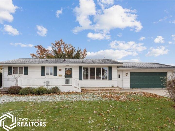 Property Photo:  203 Rainbow Drive  IA 50158 