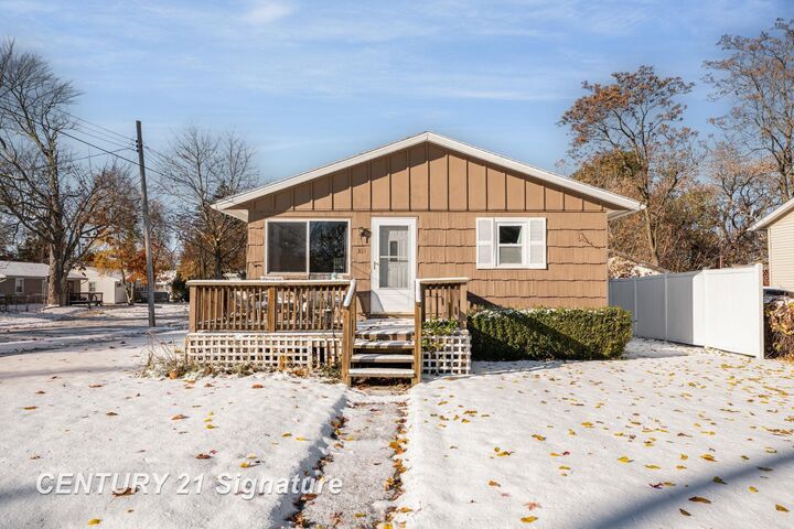 Property Photo: 301 McEwan Street MI 48708