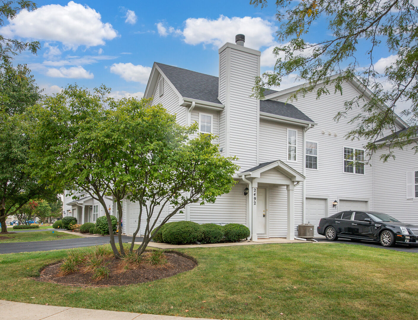 Property Photo:  2492 Dickens Drive 2492  IL 60503 