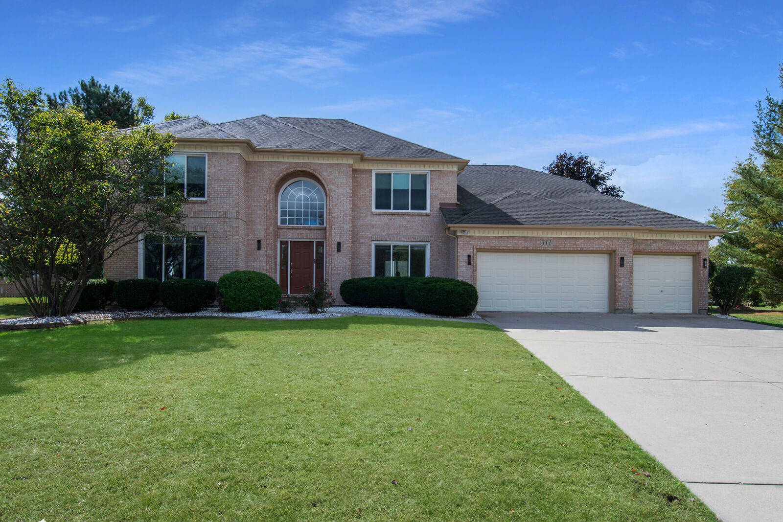 Property Photo: 311 Brodie Court IL 60540