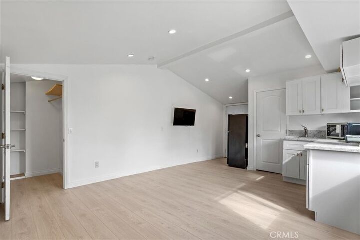 Property Photo: 5718 Comanche Avenue CA 91367