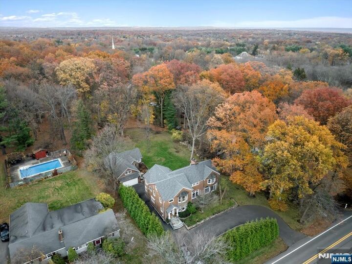 510 Sicomac Avenue  Wyckoff NJ 07481 photo