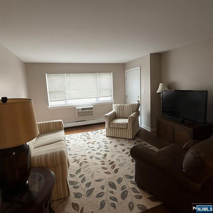 Property Photo:  78 Manchester Court 89  NJ 07470 