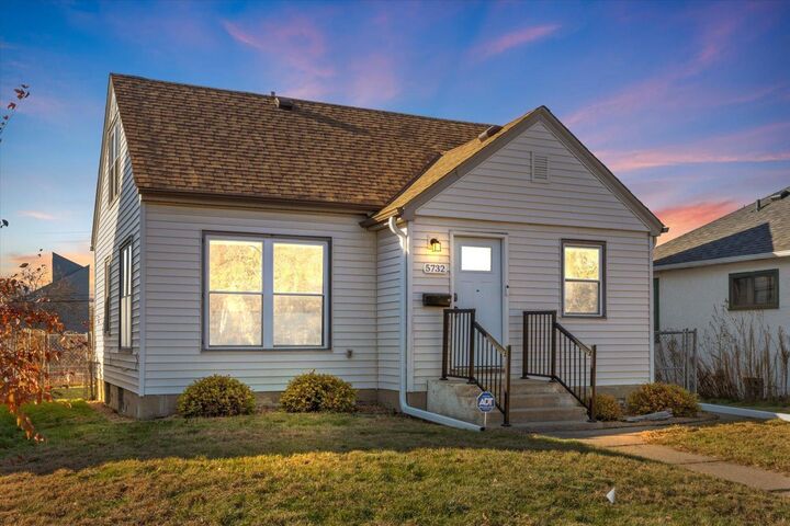 Property Photo:  5732 Longfellow Avenue  MN 55417 