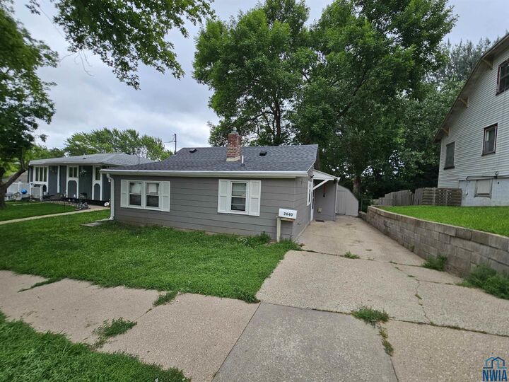 Property Photo:  2640 S Helen  IA 51106 
