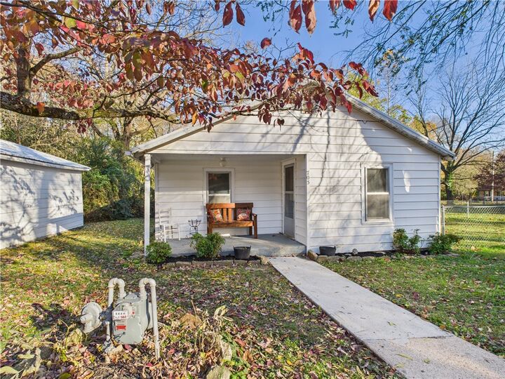 Property Photo: 705 Oak Street AR 72601