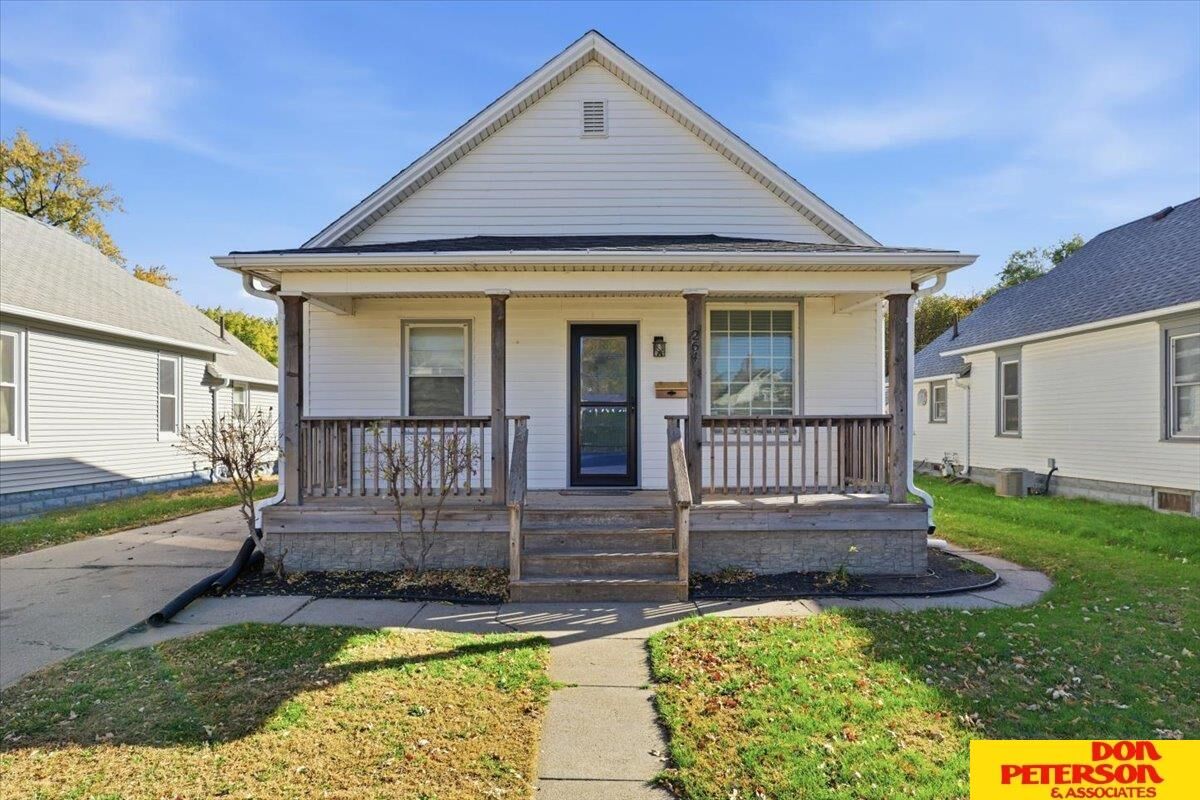 Property Photo:  264 N Logan Street  NE 68025 