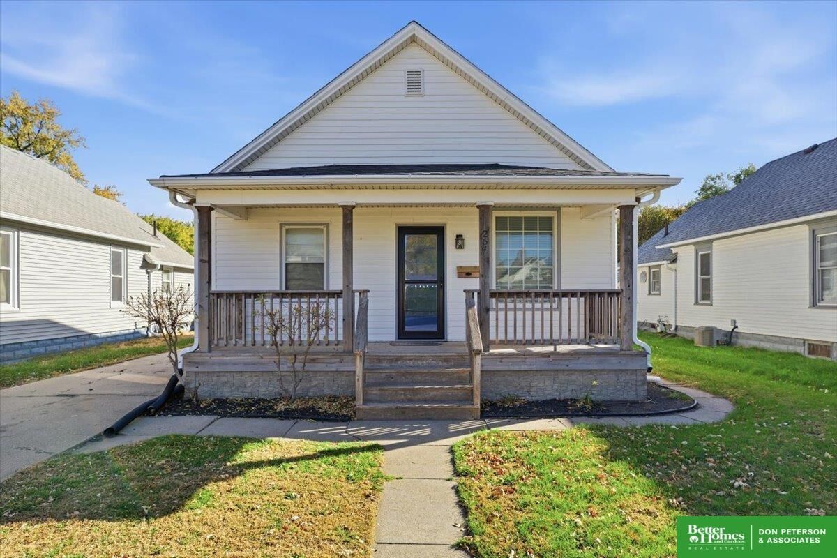 Property Photo:  264 N Logan Street  NE 68025 