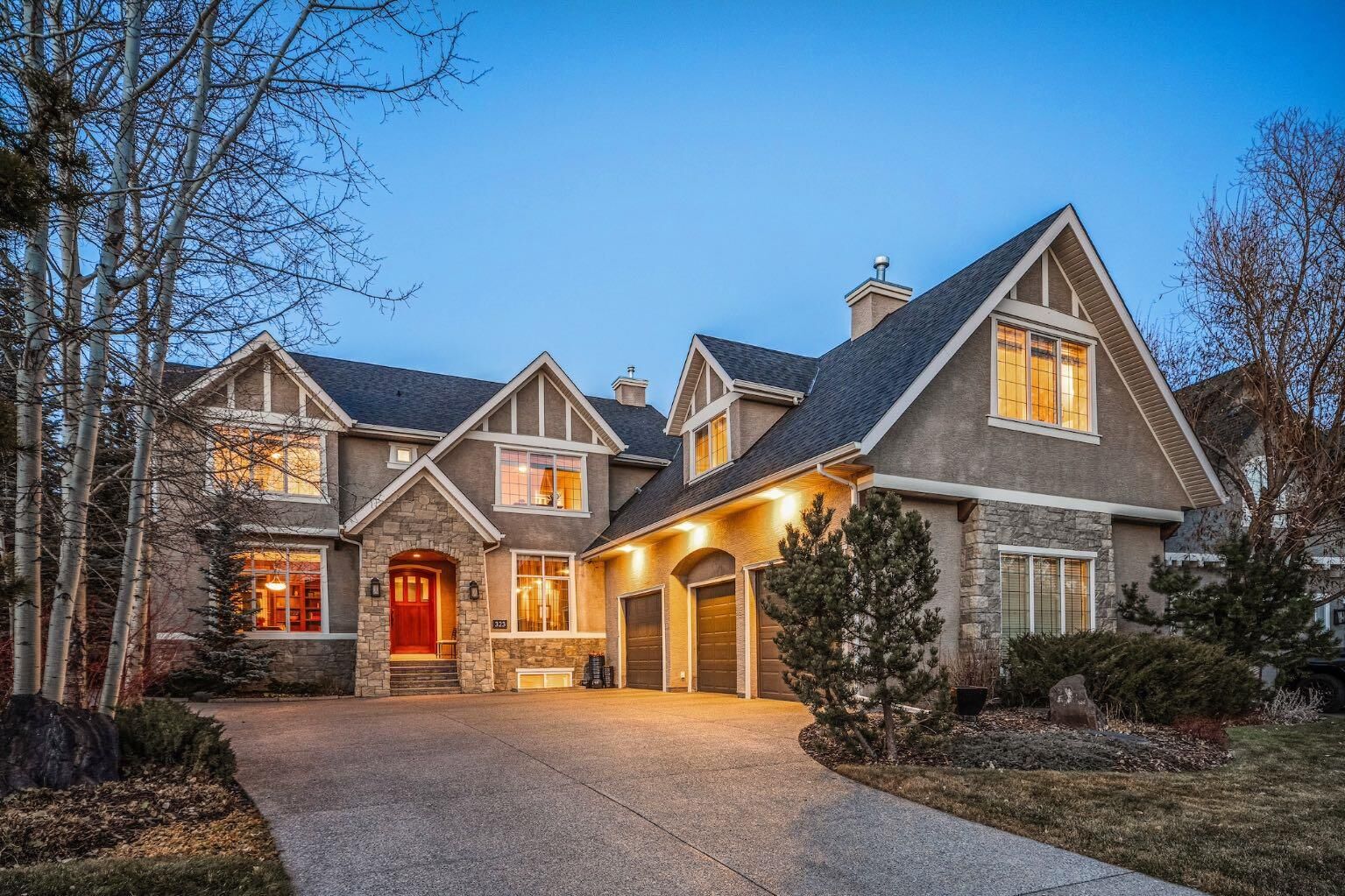 Property Photo:  323 Snowberry Place  AB T3Z 3E4 