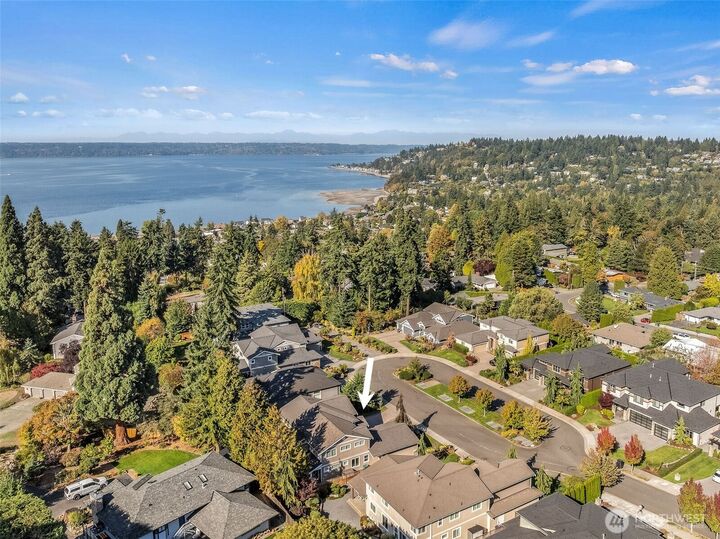 Property Photo:  627 SW 185th Street  WA 98166 