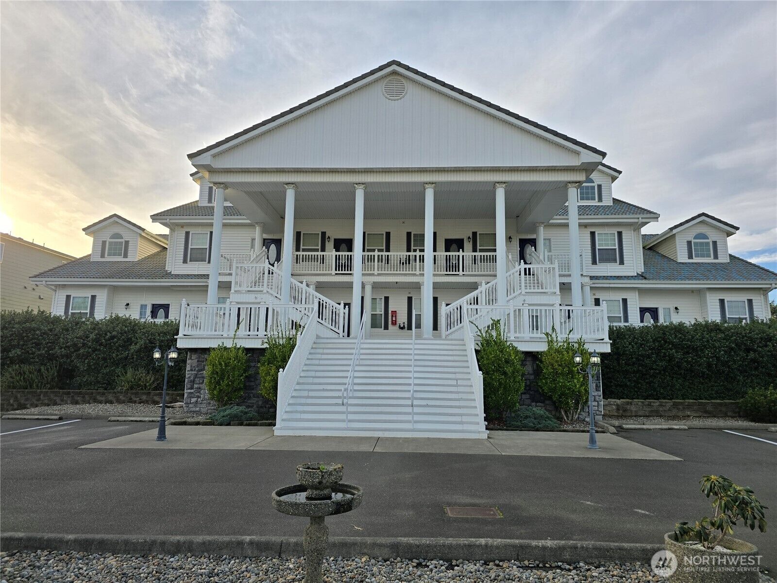 Property Photo: 855 NW Ocean Shores Boulevard 201 WA 98569