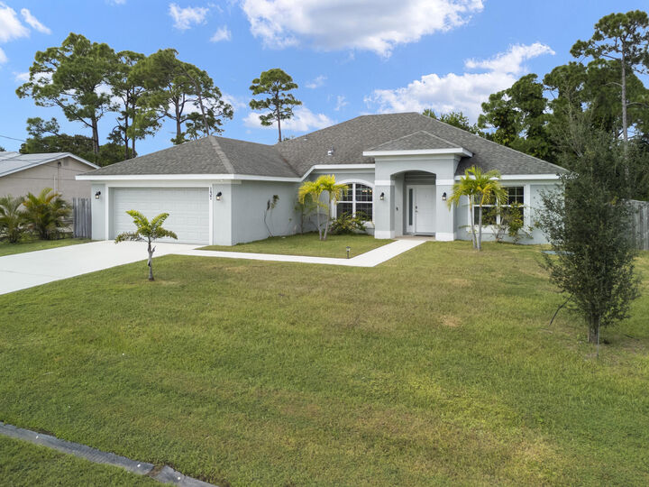 Property Photo:  137 SW Pisces Terrace  FL 34984 