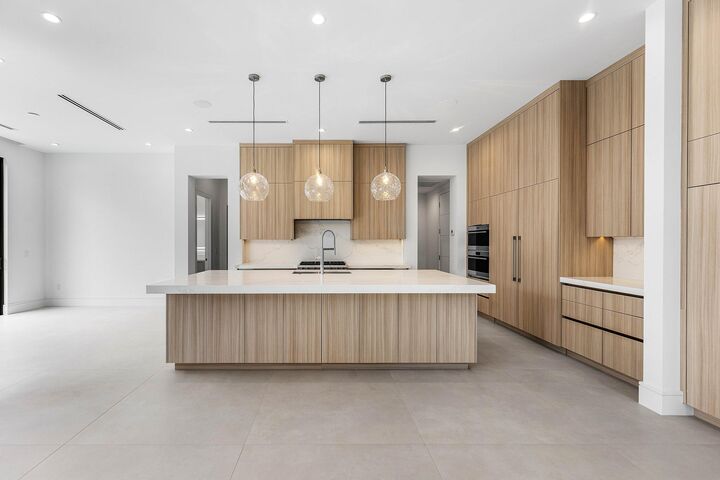 Property Photo:  498 NE 6th Street  FL 33432 