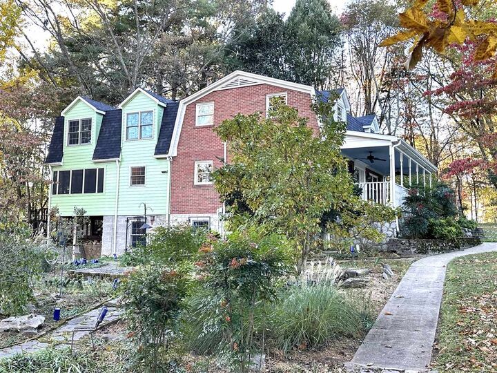 Property Photo:  2037 Middle Bridge Road  KY 42103 