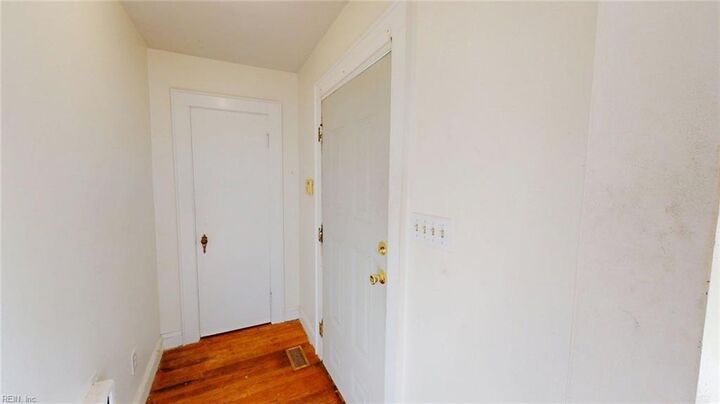 Property Photo:  19 Magnolia Pl  VA 23669 