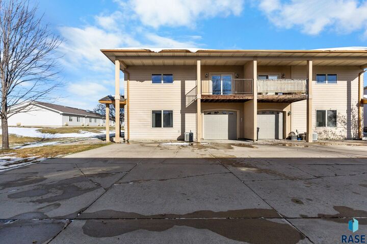 Property Photo:  635 E Brian St  SD 57064 