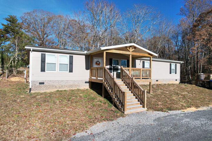 Property Photo: 221 Dandy Road TN 37377