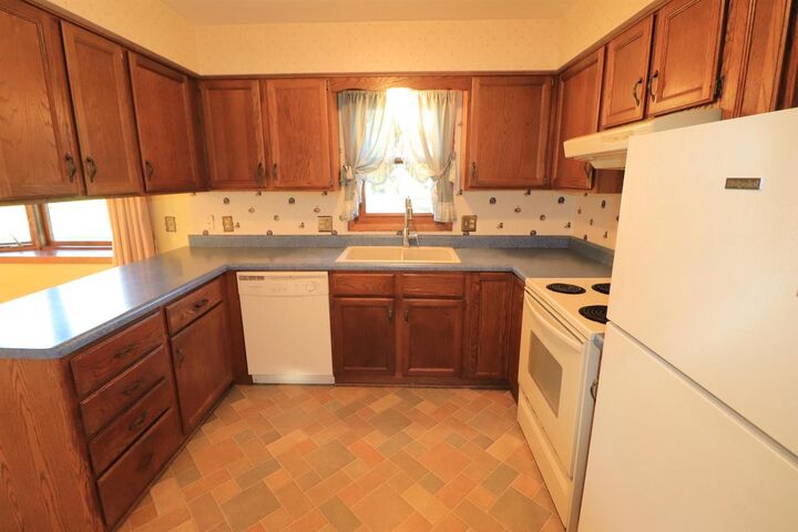 Property Photo:  1128 North Osborne Avenue  WI 53548 