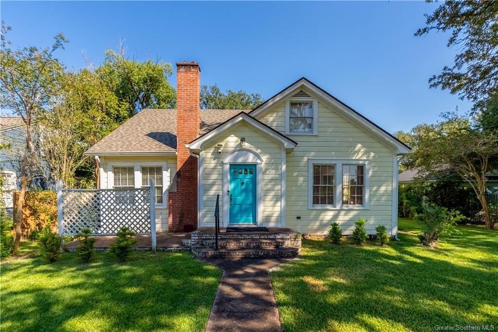 Property Photo: 515 Moss Street LA 70601