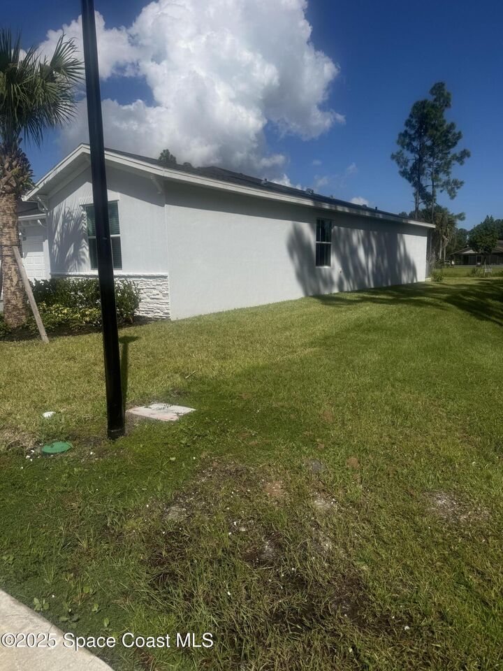 Property Photo: 1201 NW Miraflores Trail NW FL 32907