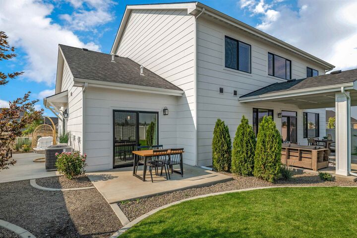 Property Photo:  12213 N Valencia Ave  WA 99218 