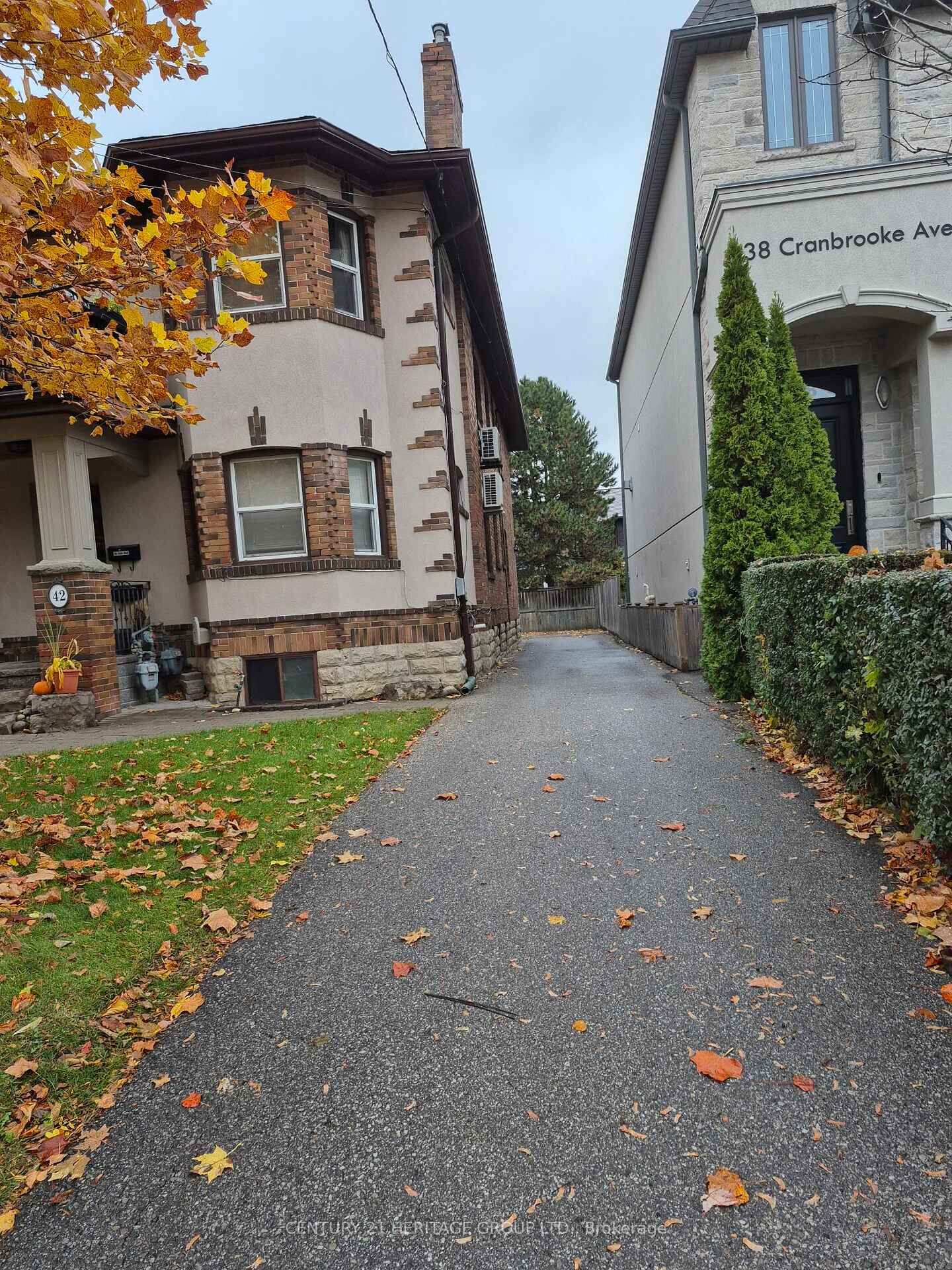 Property Photo:  42 Cranbrooke Avenue Main  ON M5M 1M4 