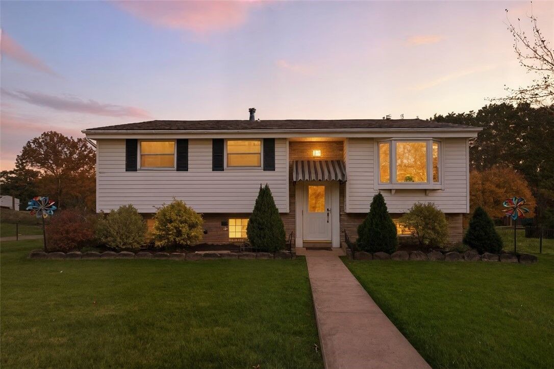 Property Photo:  801 Redstone Dr  PA 15101 