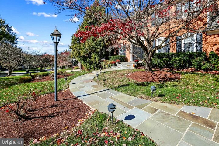 Property Photo:  11803 Old Gate Place  MD 20852 