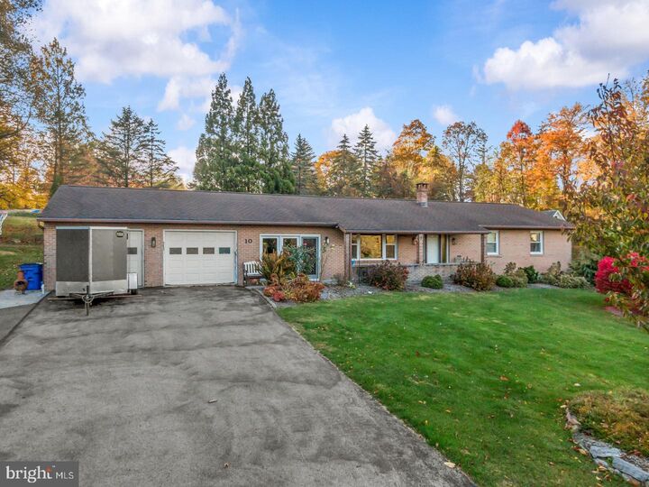 Property Photo:  10 Daisy Lane  PA 19522 