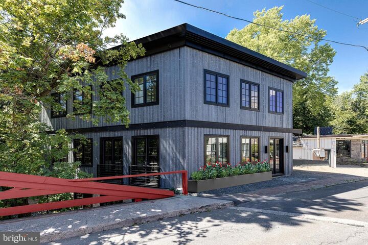 Property Photo: 27 W Mechanic Street PA 18938