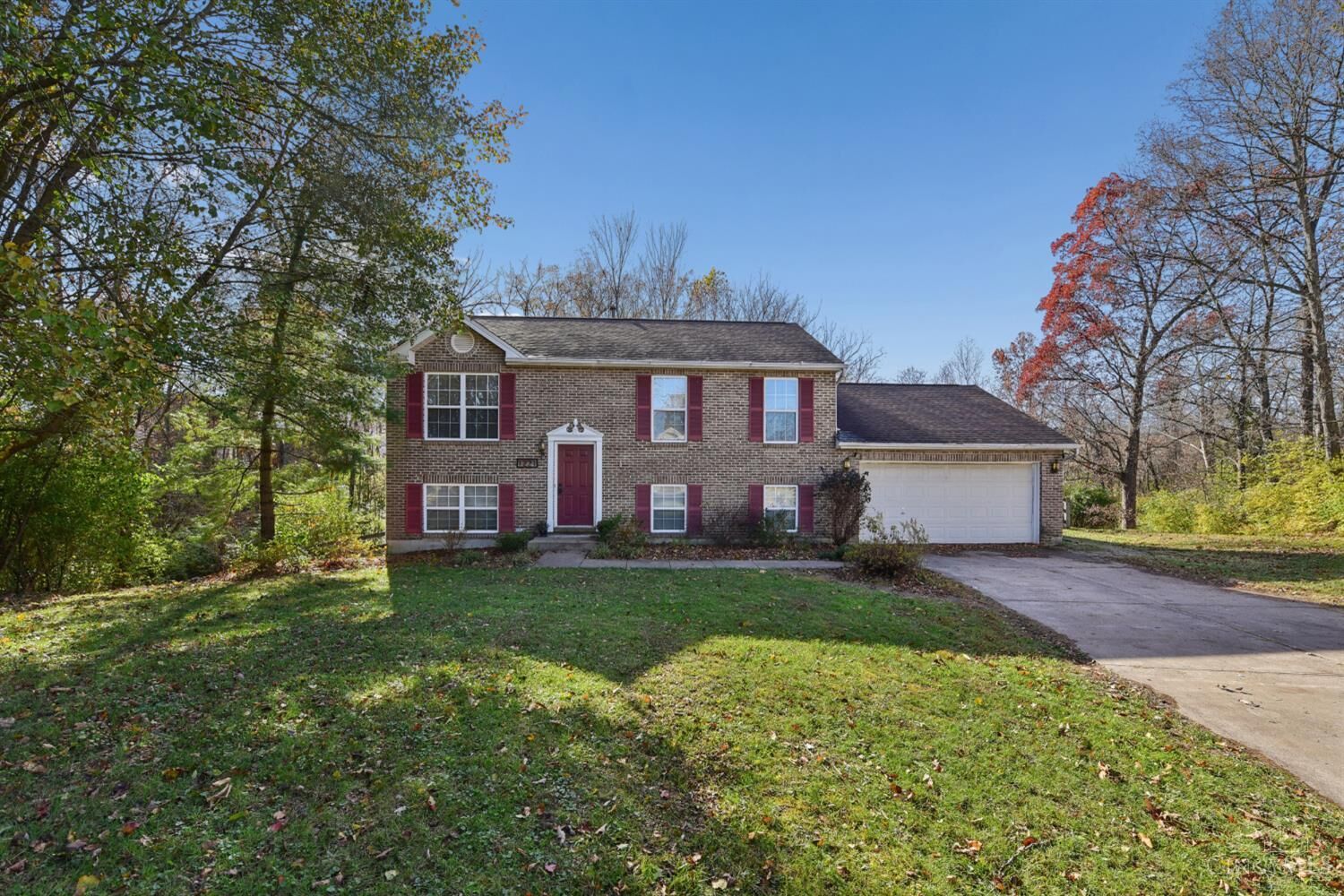 Property Photo:  1221 Nottingham Road  OH 45102 