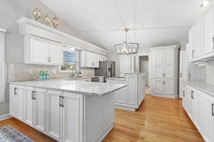 Property Photo:  1247 Harrison Pond Drive  OH 43054 