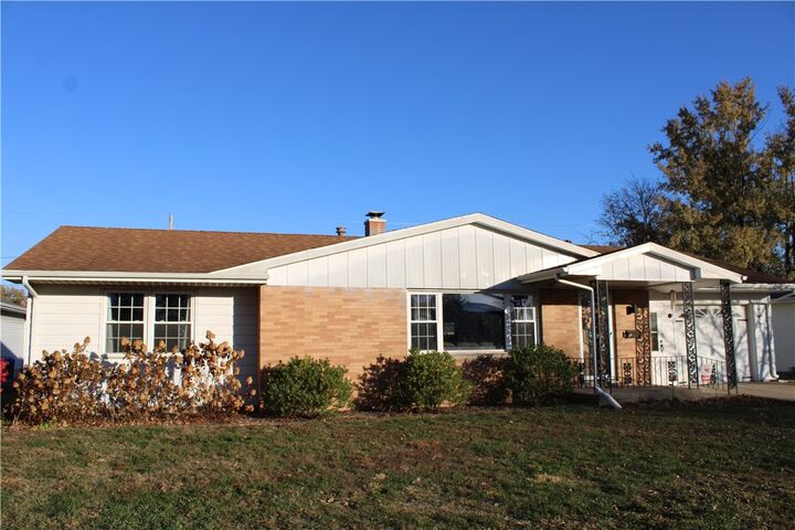 1035 E Northland Drive  Shelbyville IL 62565 photo