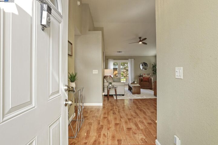 Property Photo:  925 Gotland Ct  CA 95376 