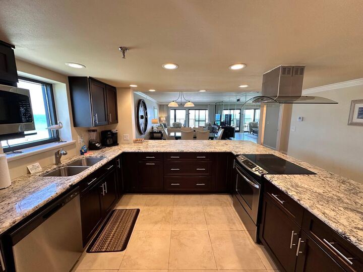 Property Photo: 1010 Hwy 98 E 601 FL 32541