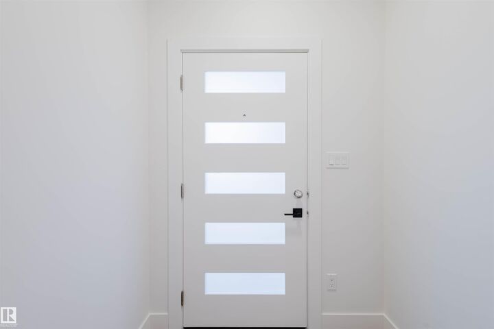 Property Photo:  1570 Siskin Link NW  AB T5S 0V1 