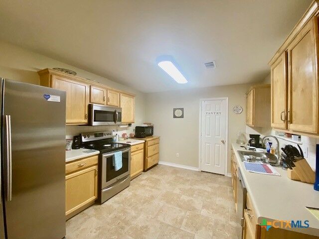 Property Photo: 603 Mesquite Circle TX 76522