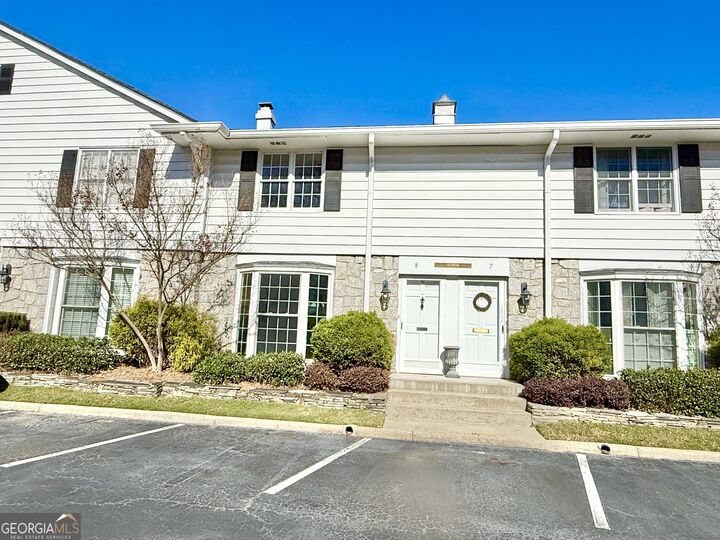 Property Photo:  136 Peachtree Memorial Drive NW Ga8  GA 30309 