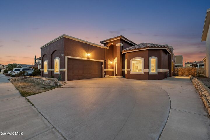 3044 Tierra Fresno Drive  El Paso TX 79938 photo