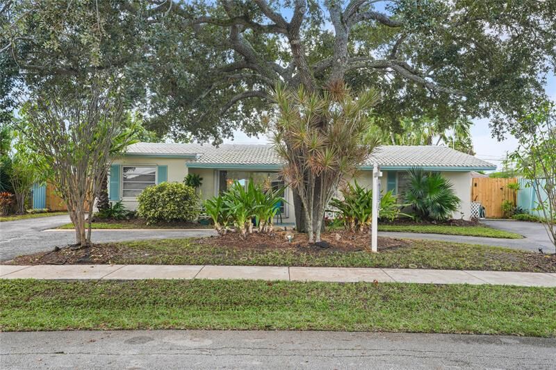Property Photo:  3370 SW 15th Ct  FL 33312 