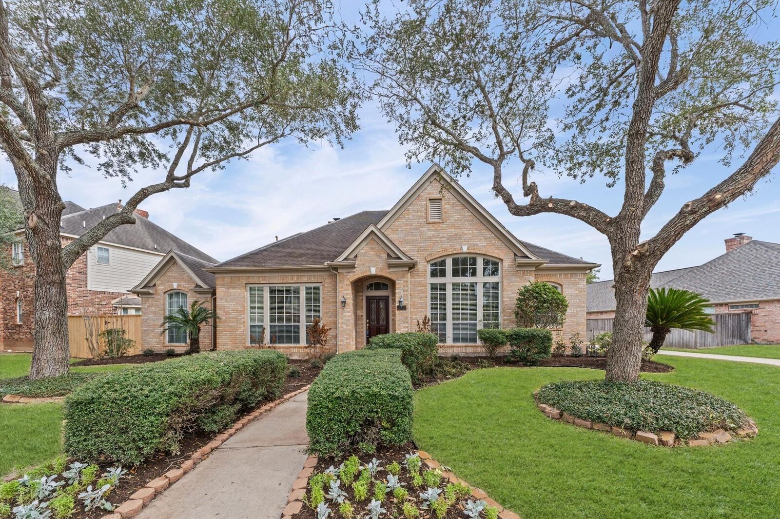 Property Photo: 7439 Guinevere Drive TX 77479