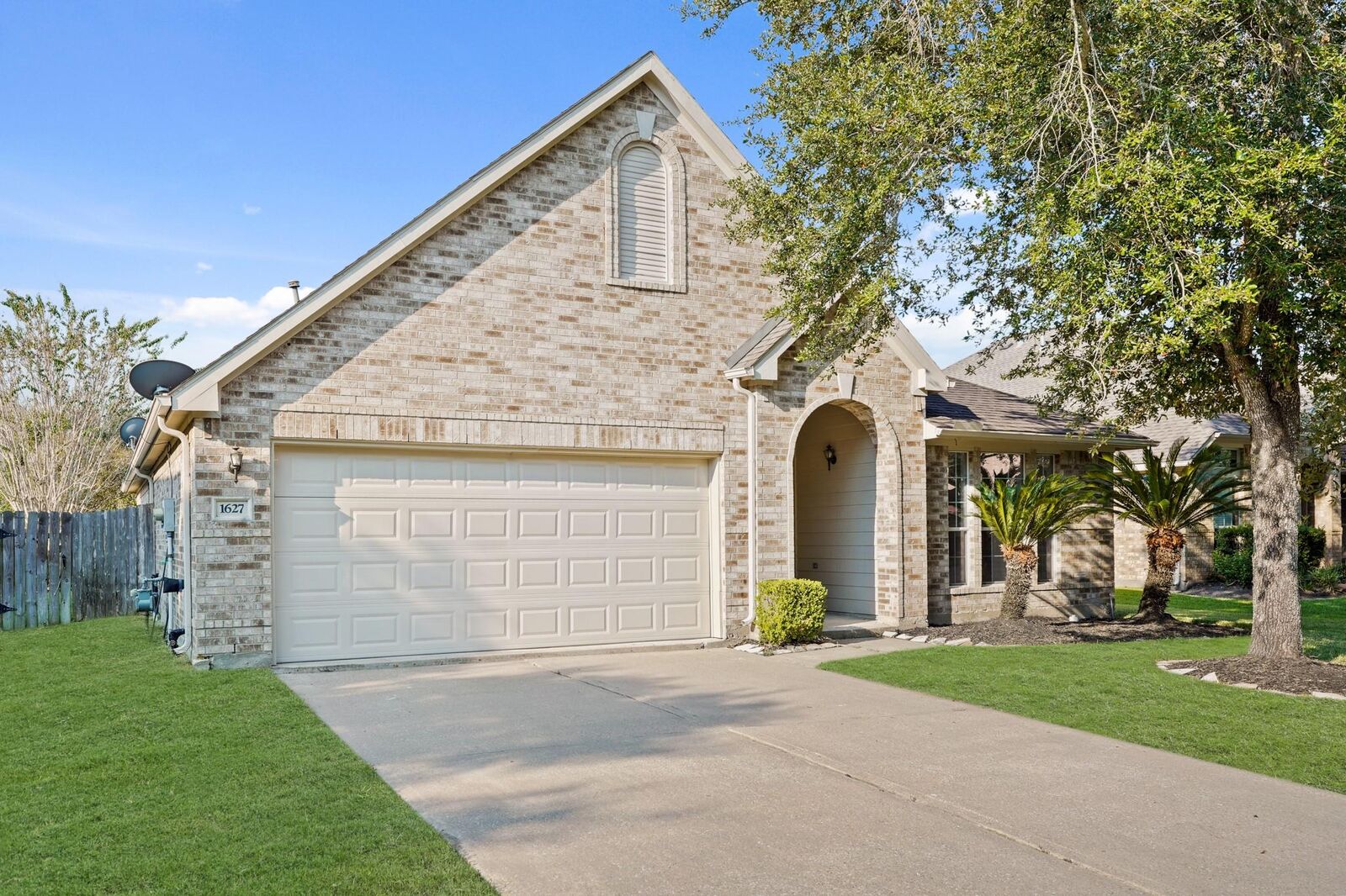 Property Photo:  1627 Pebble Brook  TX 77459 