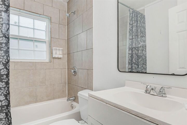 Property Photo:  2917 Ashley Street 5  TX 77017 